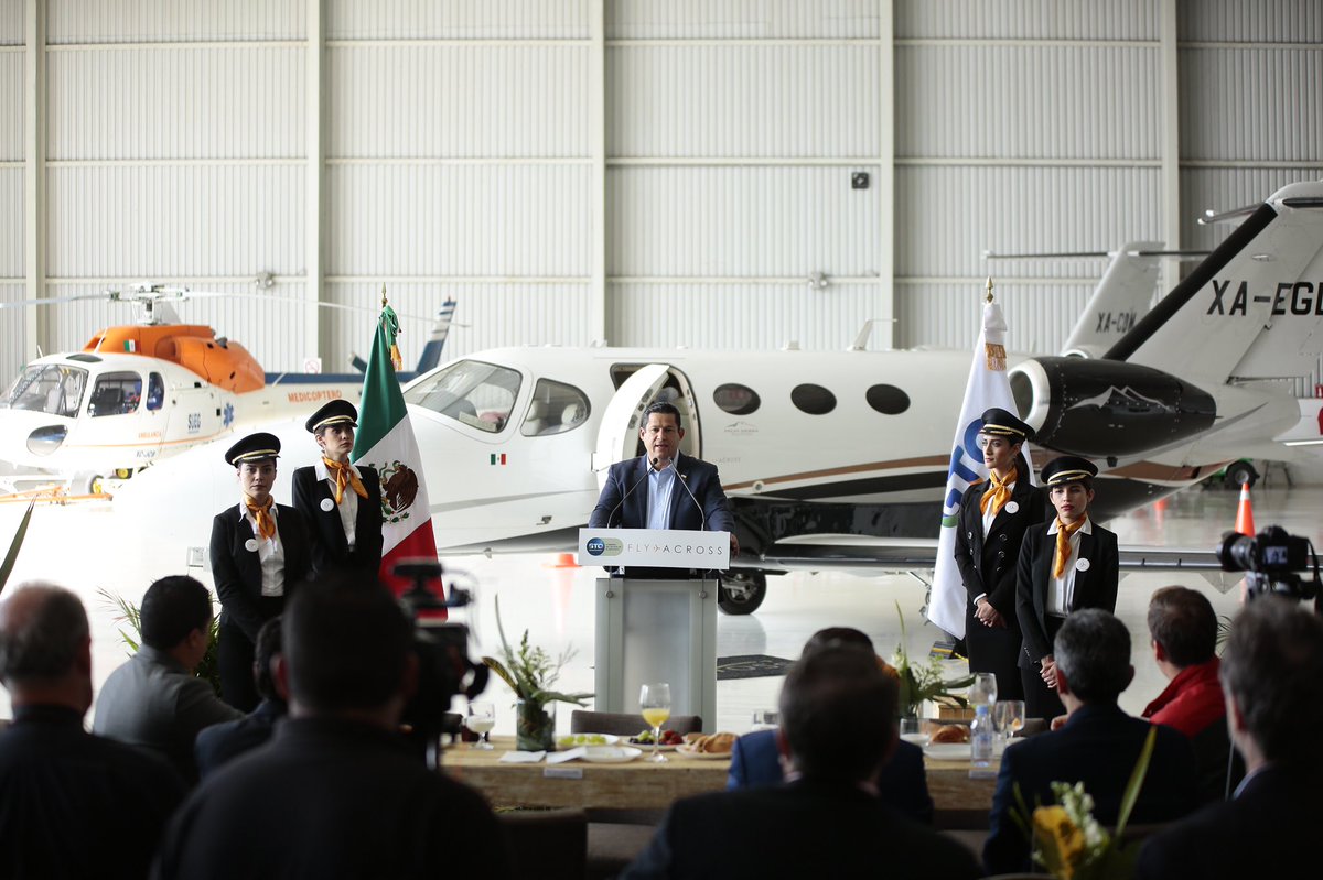 diegosinhue's tweet photo. Bienvenida la empresa de Aviación privada más importante en #México @Fly_Across, que brinda su confianza a #GTO por el mercado en expansión de ejecutivos nacionales y extranjeros.
Nuestro reconocimiento y estamos seguros que su presencia en #GTO será un éxito.
#EsoEsGrandeza. https://t.co/QoMGUjpiLS