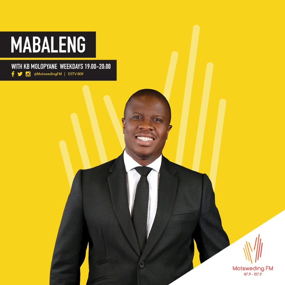 motswedingfm's tweet photo. 19:00 - 20:00 |#Mabaleng le @KbMolopyane

Sigongjono re leba dintlhakgolo tsa #MorulaMarathon le Mmapula Raborifi. Re Boe gape re ipaakanyetse #rugbyworldcup2019 le Reinier Swaart le Lawrance Sephaka https://t.co/2CaHdgcmYr