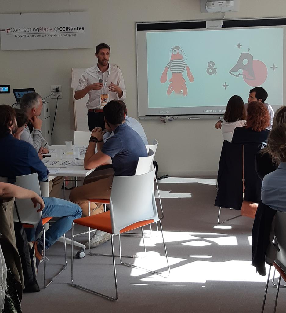 ClemenceRouart's tweet photo. [En direct] Workshop L utilisateur au cœur de la transformation digitale
#DesignThinking Demarche collaborative #sociodigital 
Prête à passer l'action avec 2 professeurs @CarineRamelet
@NicolasLegros44 https://t.co/7PqTUikvcg