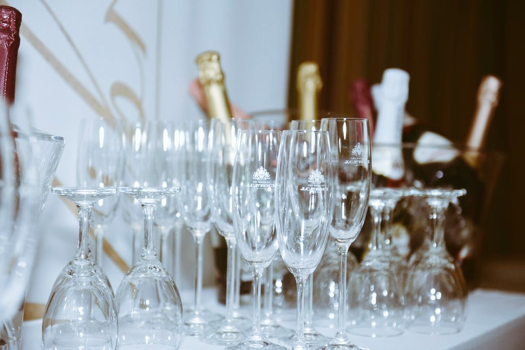 FSFASHIONWEEK's tweet photo. Bubbly 🍾🥂 on offer. Courtesy of @JCLeRoux.

#FSFW19
#OurRootsConquer
#FreeStateFashionWeek 

#KryolanFreeState
#JCLeRoux
#MimosaMall
#StandardBank
#UnlimitedTravel
#WindmillCasino
#02InfoTech
#SEDA
#DESTEA https://t.co/KmcRoMNBps