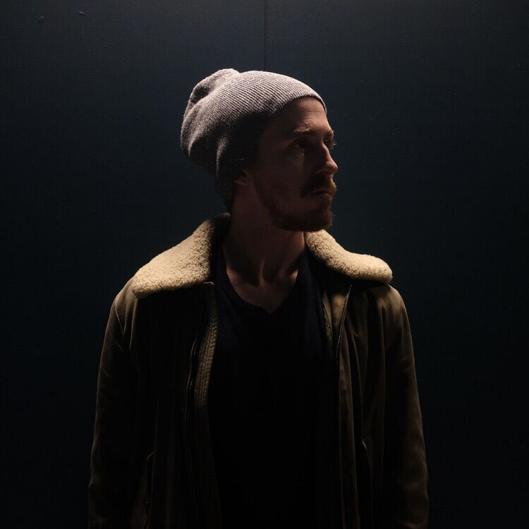 weekinpop's tweet image. PREMIERE | @calanmaimusic &amp;amp; @itsbeamoon with an assist from @javierweyler present the ultra-passionate and sentimental duet “Passengers” — via @weekinpop. bit.ly/2mj0jL5