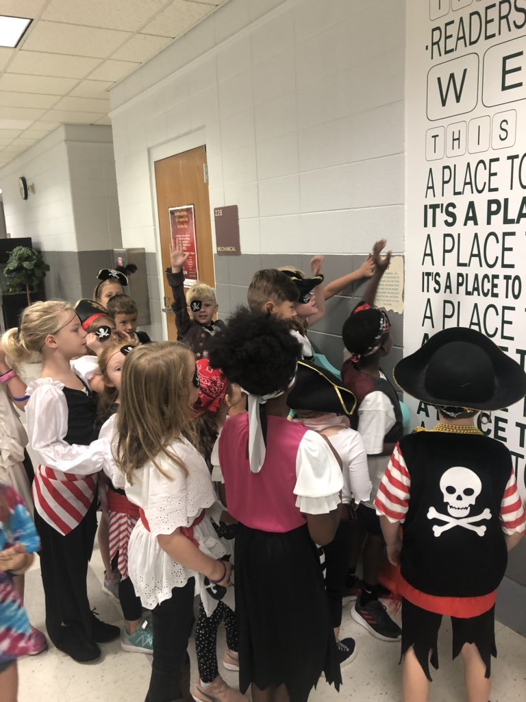 MrsCraigsClass's tweet photo. I had 20 pirates show up today to  use their map skills to find the special treasure! #nationaltalklikeapirateday #bluffparkisthegreatestschool #2ndgradetribe #setthestagetoengage https://t.co/noNLgiNPnb