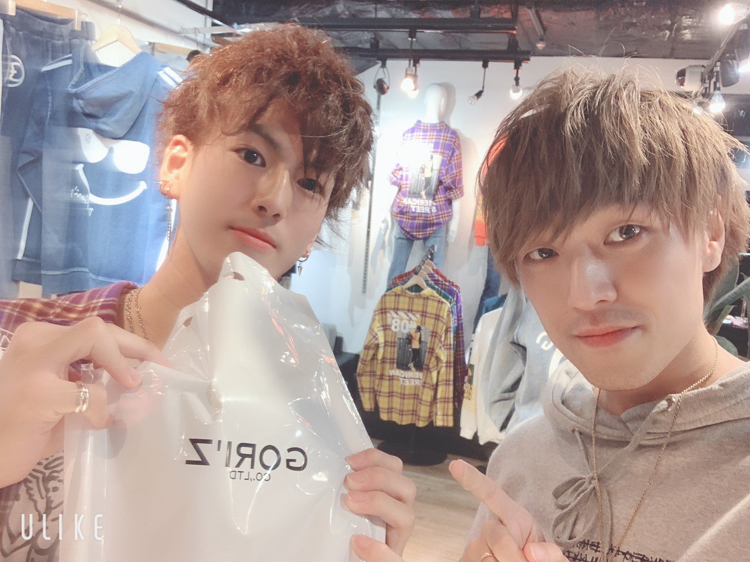 توییتر Thicc 韓国ユニセックスファッション در توییتر Gori Z Thicc札幌店 御来店の皆様ありがとうございますー Kpop Kpop好きな人と繋がりたい いいね返し いいねした人全員フォローする お洒落さんとつながりたい Bitter ビター グッチ バレンシアガ