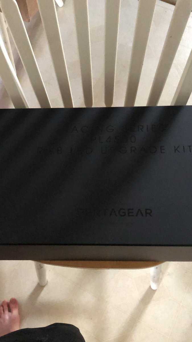 ROEmanTV's tweet photo. @Vertagear its finally here ill set it up later #vertagear #rgbkit https://t.co/QPohdvha1f