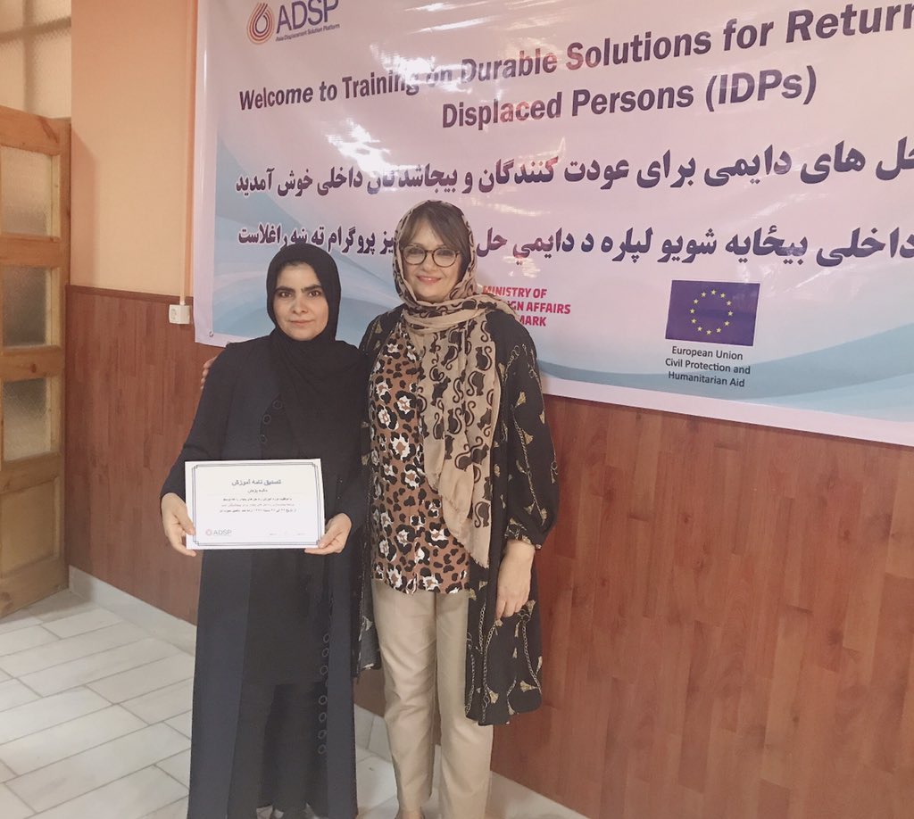 z_pezhman's tweet image. افتخاراشتراک در برنامه بستر سازی راه حل های پایدار برای بیجاشدگان آسیا 
به نمایندگی از @CodeToInspire ومیزبانی #ADSP 
به امید روزی که هیچ کس مجبور به ترک مسکن خویش نشود🕊
#AfghanGirlsCode 
@Refugees 
@UNmigration