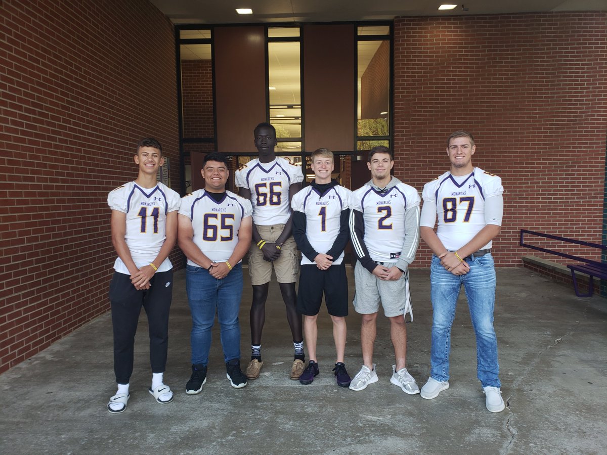 Denison High School will be sending greeters to the 20th Elementary School every Friday during the school year.  Volleyball is on the schedule for this week.