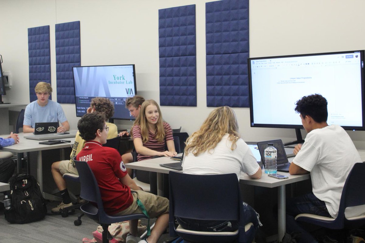 .<a href="/YorkD205/">York High School</a> Murphy M. showcases one of this year's newest learning spaces in her profile of York's Business INCubator lab . . . 
thisisyork.org/25250/news/new…