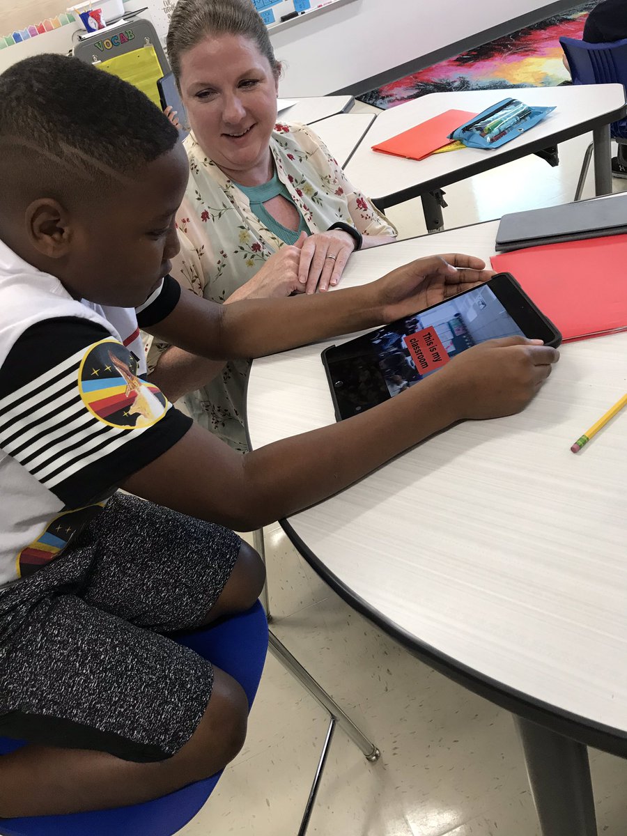 jsolnekfrazier's tweet photo. Ss in 4th with @shahriarysclass learned how to use Apple #Clips to document learning. T plans to use for book talks, but its a double win because it is mentioned in elementary curriculum several times! #digitalLISD #lisdLandT #polserproud #creationtools @PolserES https://t.co/0DpHfiYLBe