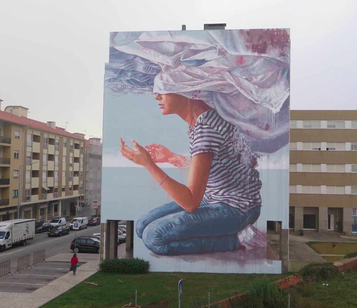 overlap_factory's tweet photo. As SkyBoy with #overlapreality, this fabulous Australian artist Fintan Magee uses the power of street art to change our look on the World #playwiththeworld #StreetArt
—> https://t.co/EnKHsdHRzH https://t.co/IHHtOx8JCt