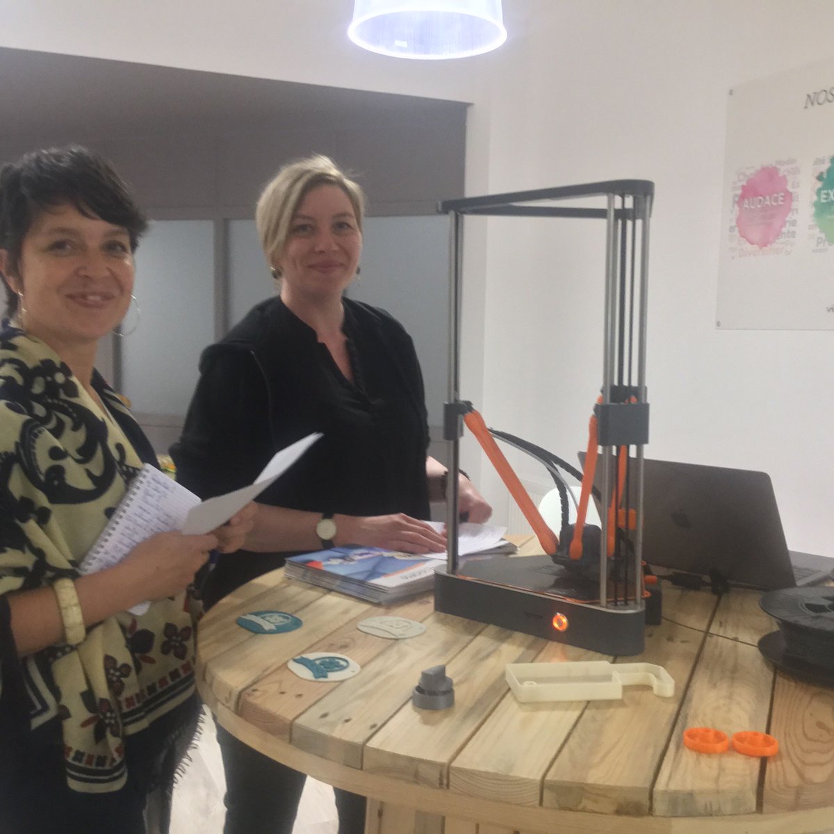 YesWeWebVT's tweet photo. #YesWeShare vous a montré l'ordinateur : son coeur, le processeur, et ses périphériques : des claviers improbables jusqu' à l'#imprimante3D. Merci Matthieu de @Dagoma3D et le @groupevitamineT.
@GobertRichard @ARTMESSIA @@MickaelGrzelka @YassineBelaid14
@CuacesAmelie https://t.co/JNMEKmKqam