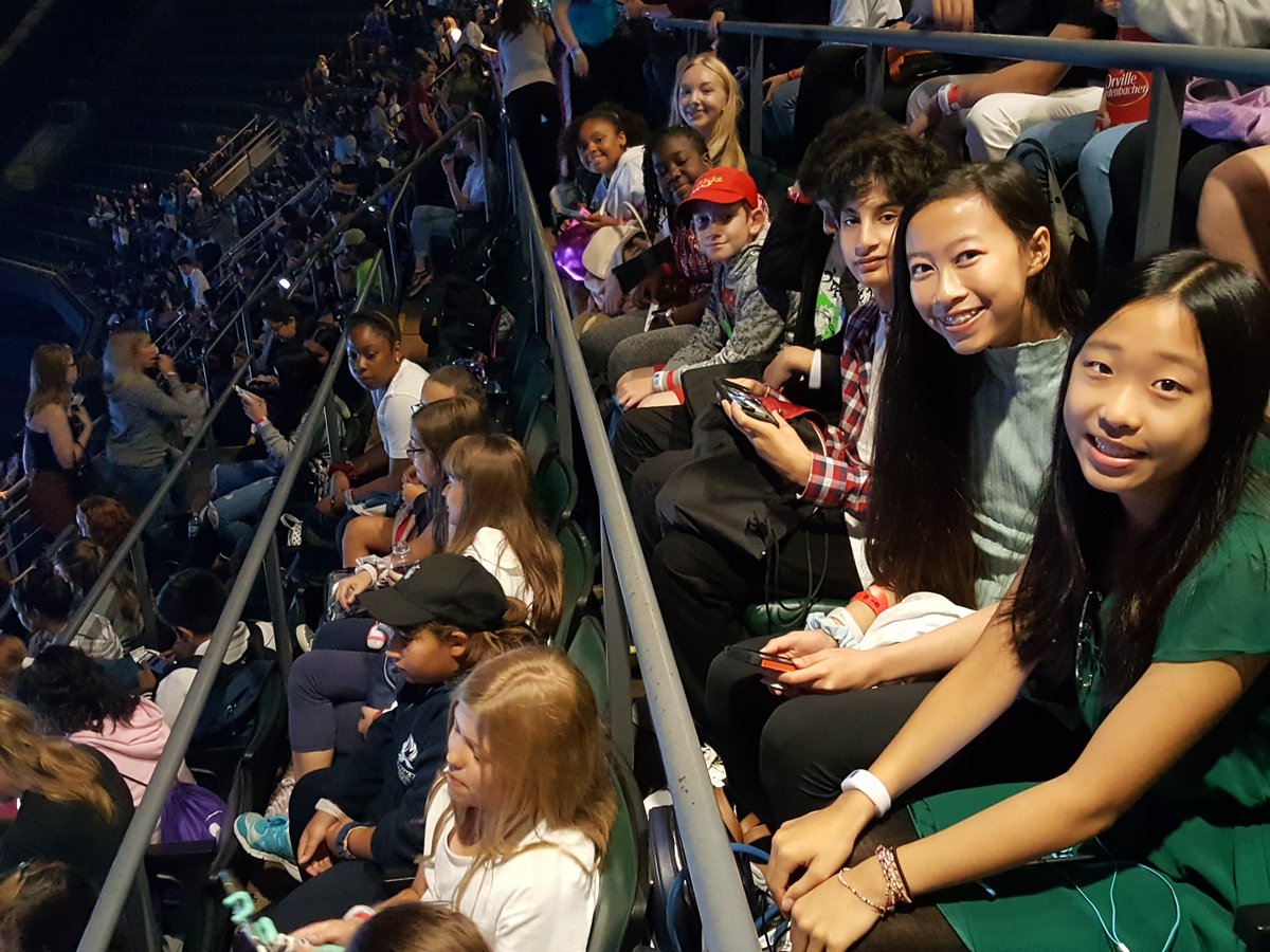 MsDemkowicz's tweet image. It&apos;s a great day for WE DAY!
#WeDayToronto 
@thunderwolves98