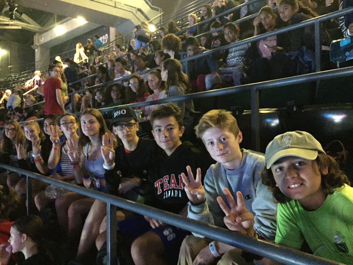 HarshiniFazl's tweet photo. WE are proud of what WE have accomplished and are looking forward to more this year #weday #getdoing #dontstopdoing @NorthleaTDSB @gatt_mindy https://t.co/2GxTSAPCTO