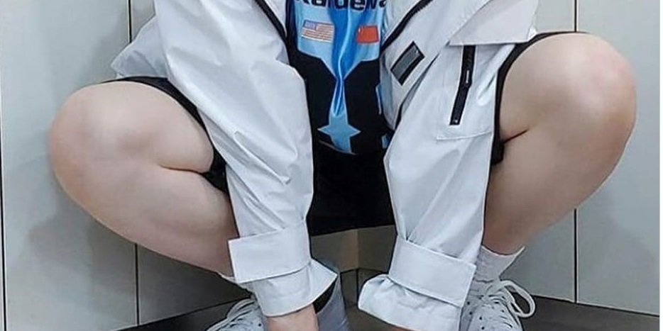 txthighs's tweet photo. yeonjun kneeling https://t.co/3dZ51WXqtz