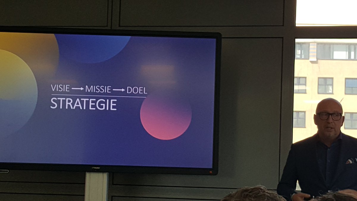 Strategie en visie voor 50 jaar! Je koopt een gebouw ook niet voor 3 jaar aldus Luc van Bussel, Eenhoorn Amersfoort. Nooit geen nee! Gastvrijheid is het nieuwe goud.