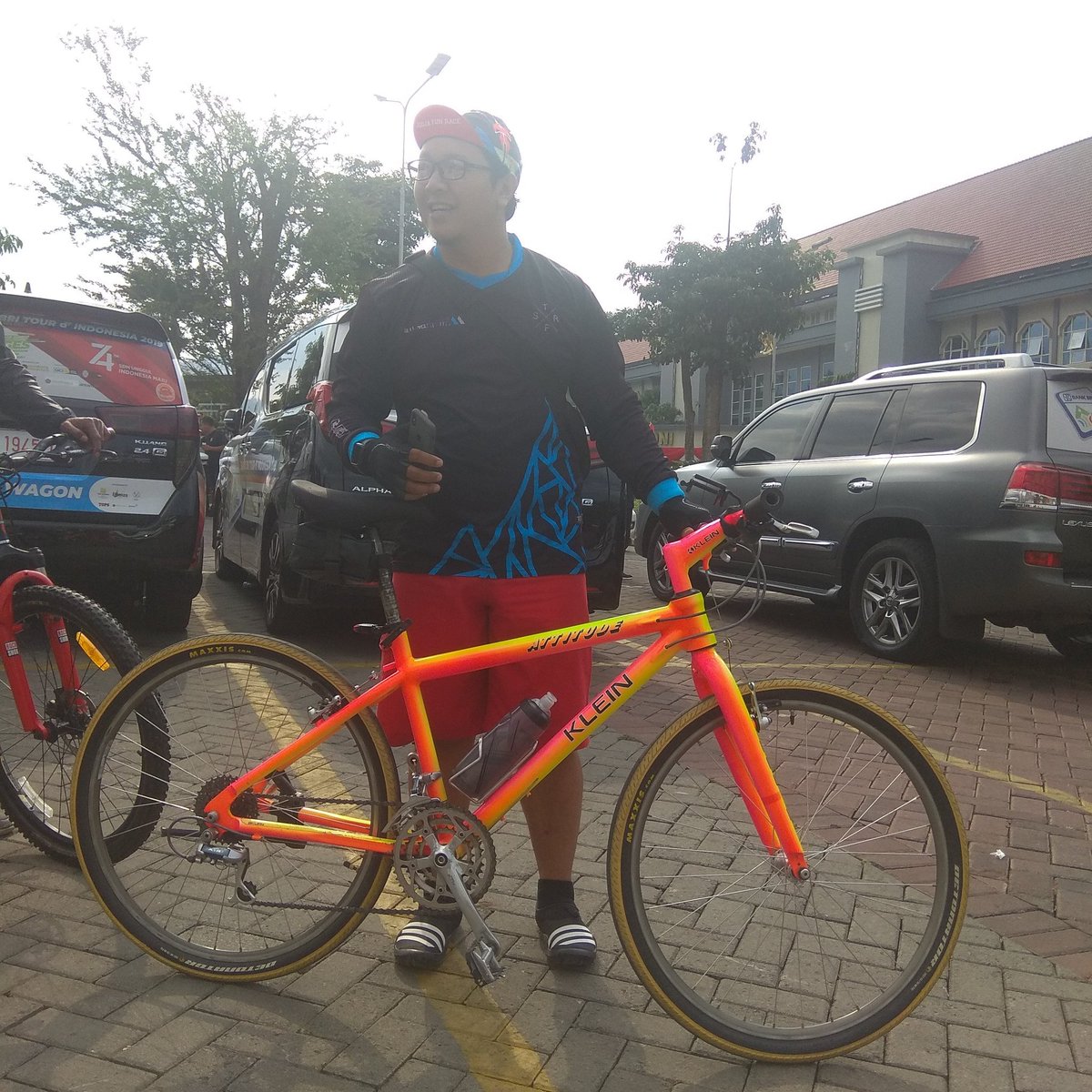 Best part of the Tour of Indonesia (a whole ass month ago) was probably this bike

<a href="/TheSlowRidePod/">TheSlowRidePodcast</a>