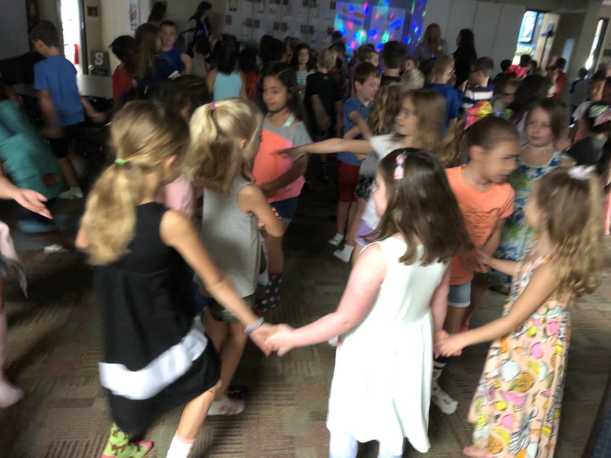 kathy_scholer's tweet photo. Prairie Trace 2nd grade Rocks Their Socks Off # rock your school day https://t.co/Cal9lh22zR