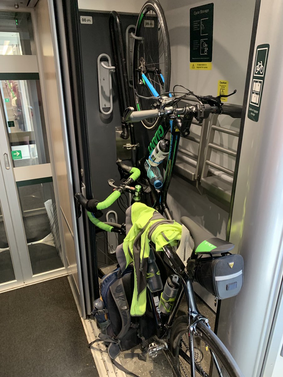 TechnologyFreed's tweet photo. @citycyclists @cllrbartington @GWRHelp There might not be any luggage, but you still can’t fit two bikes in properly and hooks too small to get my wheels on anyway... Had the designers even seen a bike before making it?!! Not exactly encouraging #cycling #ModalShift... #DesignFeature #NotFit4Purpose. https://t.co/E8JsCHukzc