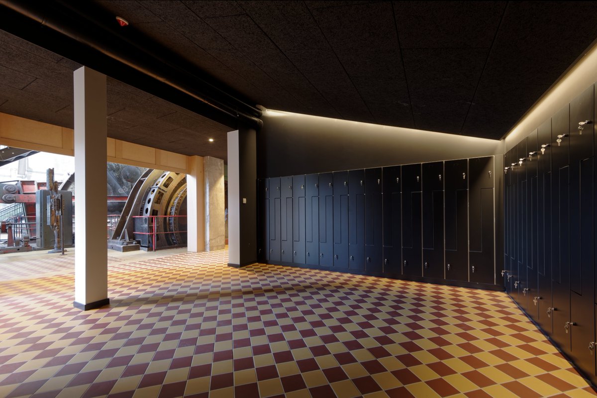 Het nieuwe cultuurcentrum van de Muze geeft een mooie herbestemming aan een oude steenkoolmijn in Heusden-Zolder. Voor dit bijzondere project heeft <a href="/Hermeta/">hermeta barker</a> de Herbokern Secure toiletcabines en de Herbolock Solid lockers in stijlvol zwart geplaatst.
 hermeta.nl/nieuws/toiletc…
