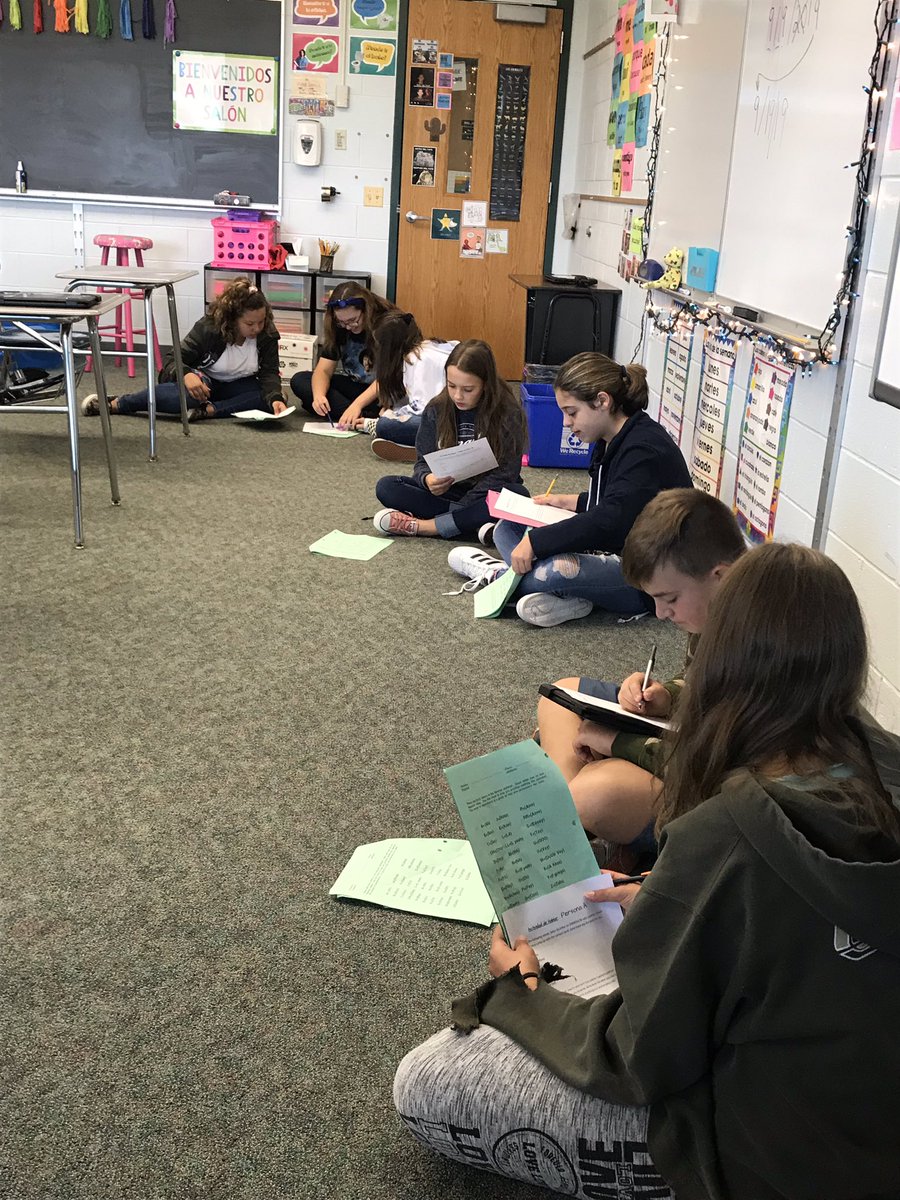 SenoraBriggs's tweet photo. Are we ever in our desks!? #speaking #listening #flipgrid @WayneCentralMS https://t.co/f2wBDZoAGH