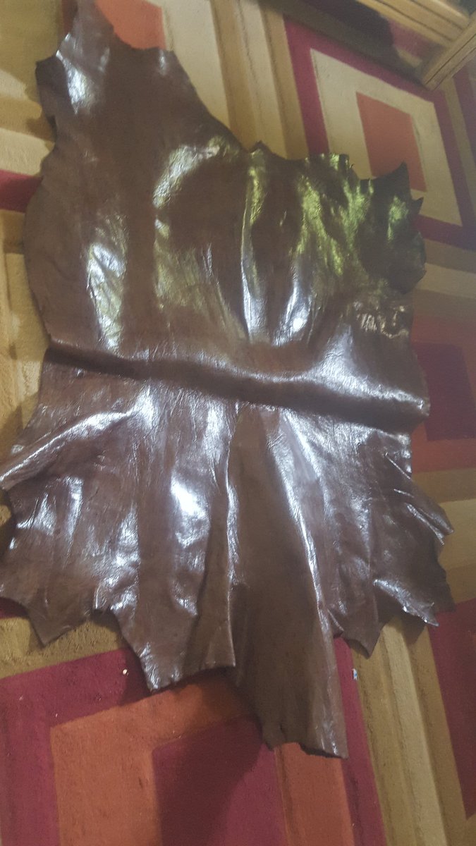 DamiDynamite's tweet photo. @dsgaert @fabrics_olaola I live in Lagos and I sell processed animal skin that could be used for bags, shoes, purses and belts. They come in different colours. I need shoe and bag makers to patronize me.  I sell at wholesales price too. #Marketsquare101 https://t.co/sloqCUiMwc