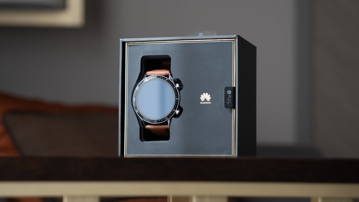 fitness watch plays music