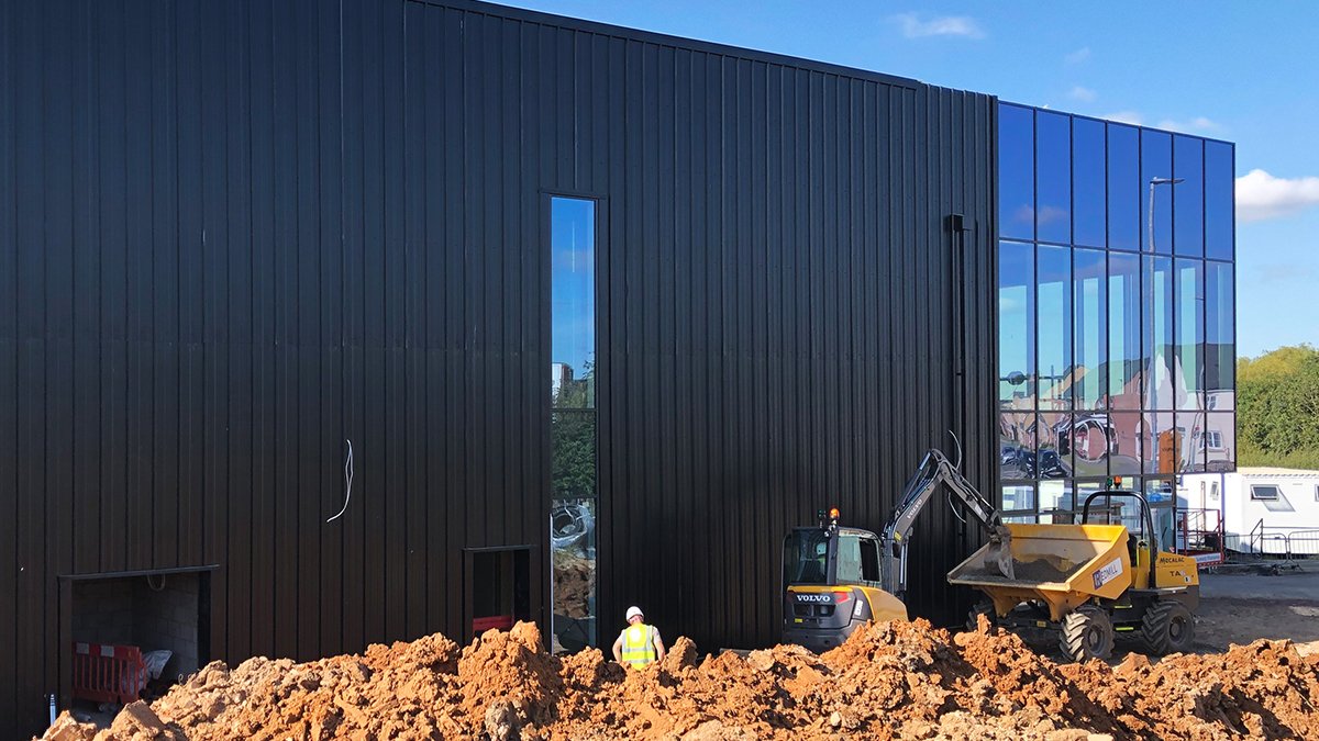 Watsonbatty's tweet image. We’re not letting go of Summer just yet, especially with these blue skies from our recent site visit to Broughton Astley LC. Final stages are taking place with completion due mid-November @ParkwoodLeisure @SpellerMetcalfe @GHWconsulting #BarrieBeard #DISGroup #WBA #FutureBuilt