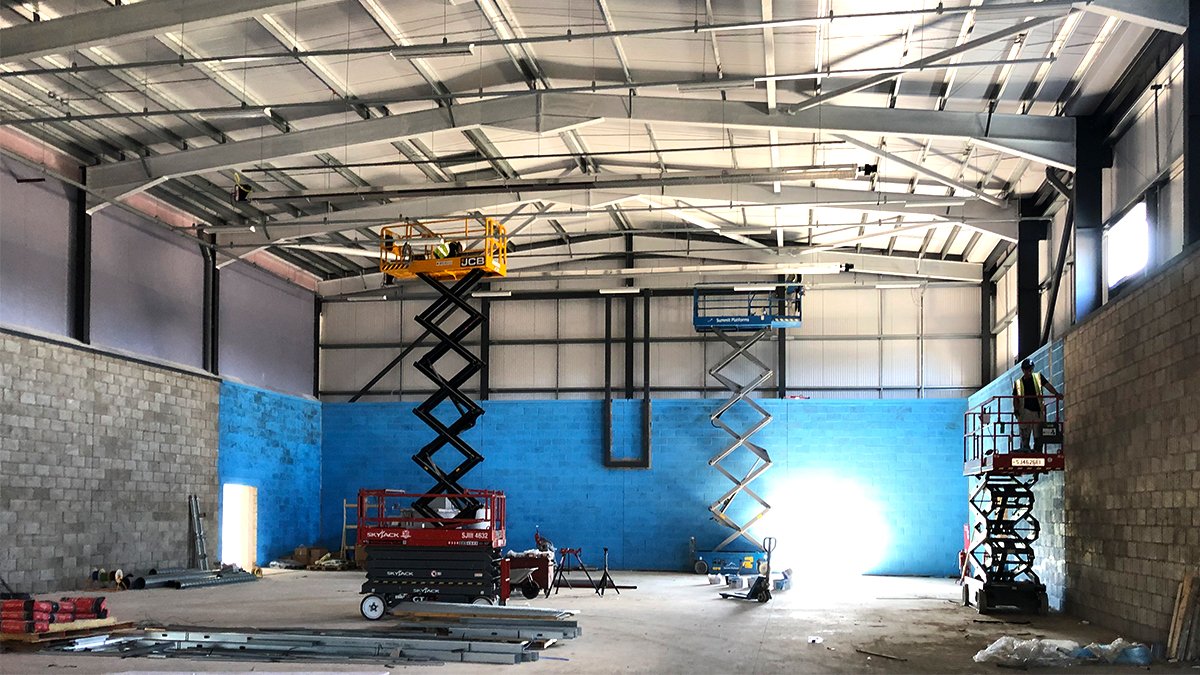 Watsonbatty's tweet image. We’re not letting go of Summer just yet, especially with these blue skies from our recent site visit to Broughton Astley LC. Final stages are taking place with completion due mid-November @ParkwoodLeisure @SpellerMetcalfe @GHWconsulting #BarrieBeard #DISGroup #WBA #FutureBuilt
