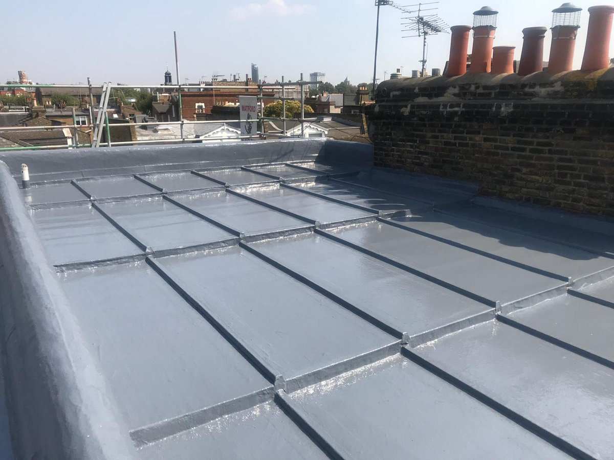 LondonRoofing41's tweet photo. Here we used a @LiquidPlastics basecoat & topcoat system, which was overlaid on an existing zinc & asphalt roof. This product is ideal as it's a fully seamless membrane so prevents leaking. For more info click here:
https://t.co/VIf1sc6S6F
#londonroofing #sika #liquidplastics https://t.co/eJzdPLmBi7