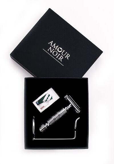 AMOUR NOIR - GROOMING RAZOR - double edged | modelled on beautifully designed vintage razors from the 1950's

ht.ly/mm4830pv885