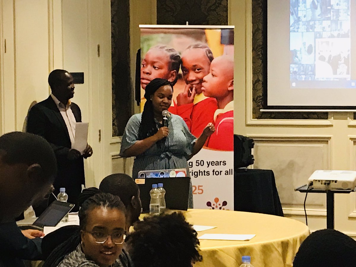 UNFPAKen's tweet photo. Gathoni Mwai introducing #ICPDinnovation youth to Moraba app that educates on #GBV 

We all play a role in ending #GBV #ICPD25 #NairobiSummit https://t.co/B3nQTE9lmf