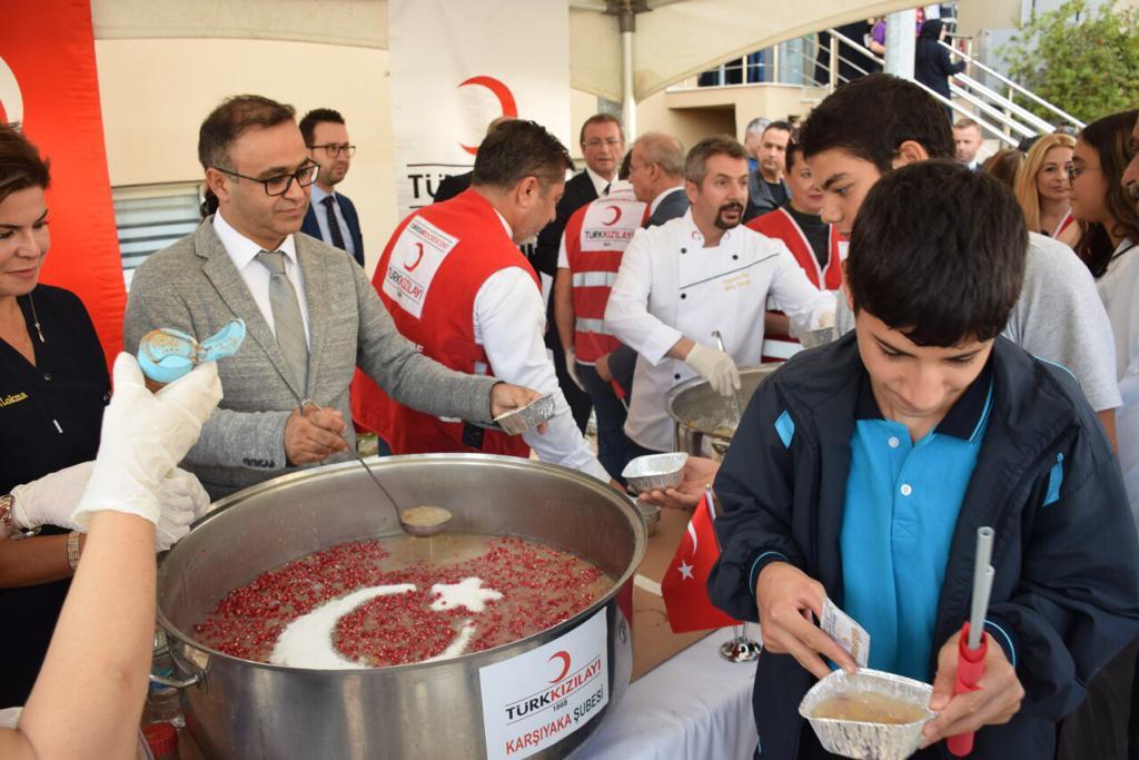 15 Temmuz Demokrasi Zaferi ve Milli Birlik Günü Programı kapsamında yapılan tören, İzmir İl Milli Eğitim Müdürümüz Dr. Ömer YAHŞİ’nin katılımıyla gerçekleşti.
<a href="/yahsiomer/">Dr. Ömer YAHŞİ</a>
