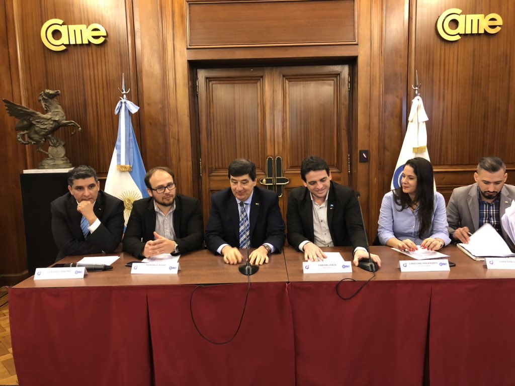 camejoven's tweet photo. #AHORA | El presidente de @redcame brinda unas palabras motivadoras a los jóvenes en la reunión de Comisión Directiva del sector, en el marco del #DíadelJovenEmpresario, desafiándolos a que sigan creciendo y participando en los distintos sectores de CAME. https://t.co/2RGHV3Ty4X