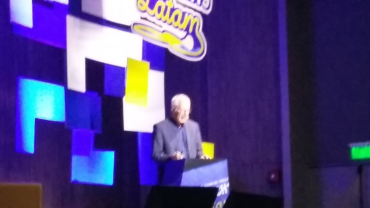 MariaCRComunica's tweet image. #JeremyMyerson abre #worktech19 sobre innovación abierta en los espacios