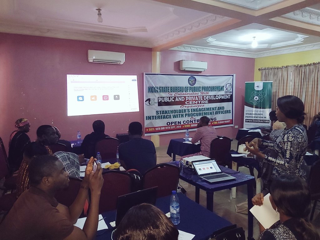 PPDC_ng's tweet photo. .@onyebuch4 takes a session on ways non-state actors can monitor and report on contract implementation highlighting the need for passion and fact-checking
 #OpenContracting 
#OpenKogi
@KogiHub 
@LugardHouse 
@luminategroup https://t.co/MjaqHzjo5U
