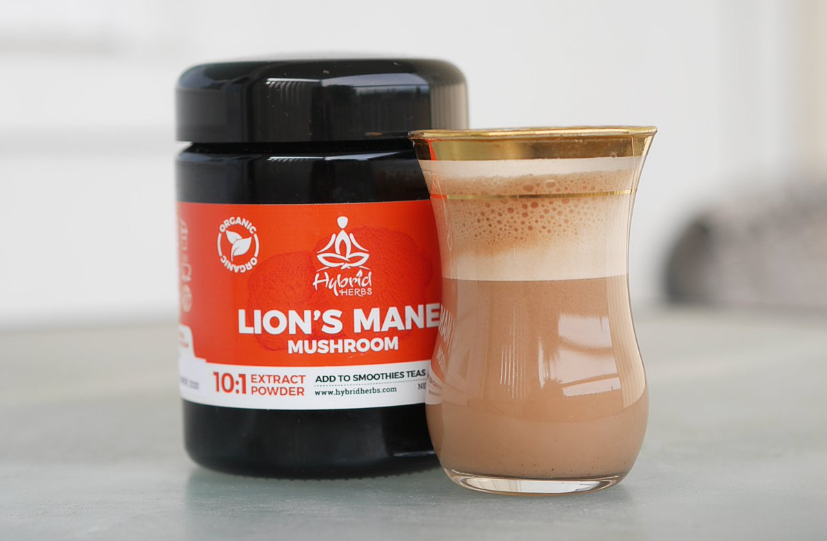 One of our quickest ways to use lion's mane mushroom is to make a tonic tea. Just add 1/2 to 1 teaspoon of the powder to a mug filled with warm (not boiling) water, stir and then enjoy immediately. You can flavour your tea to your tastes by adding coconut, seed or nut milks