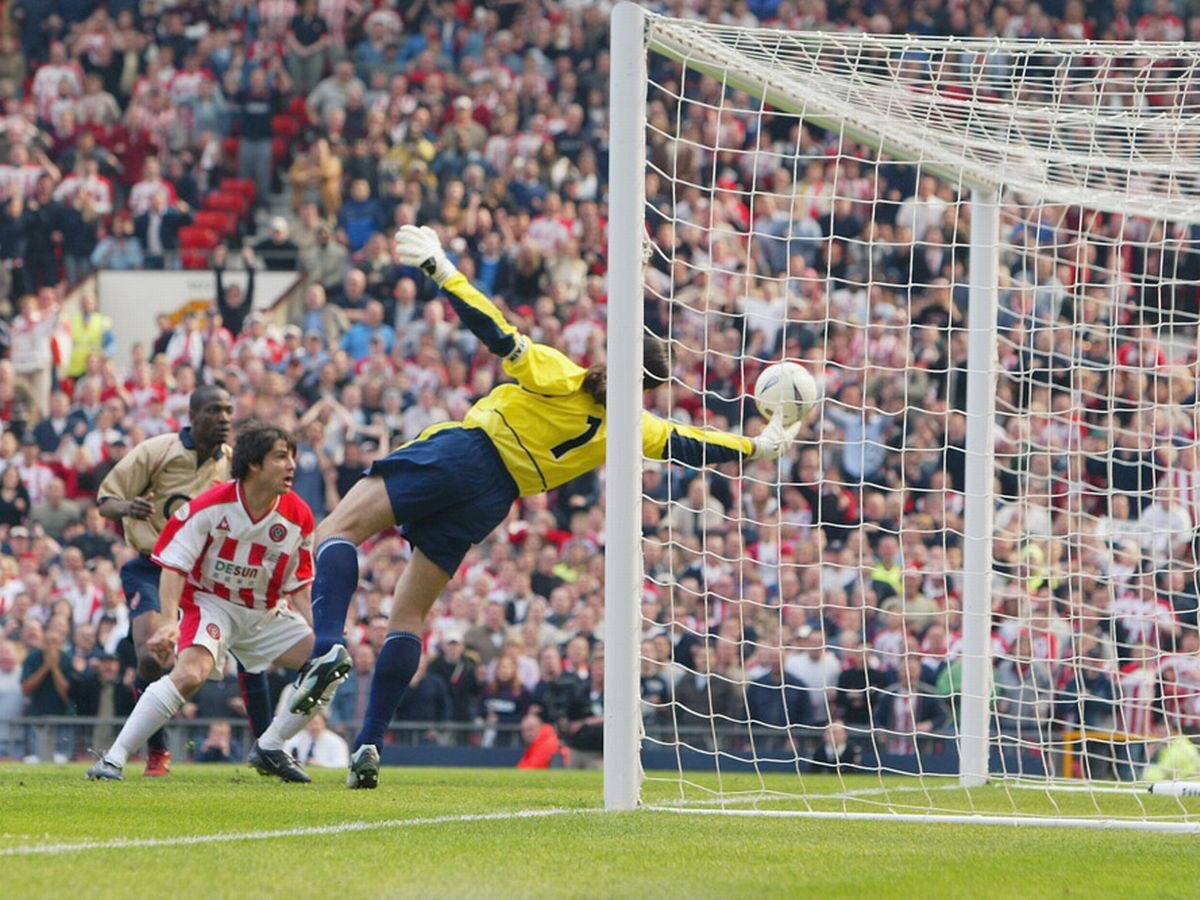 Happy Birthday to Arsenal legend David Seaman, who turns 56 today! 