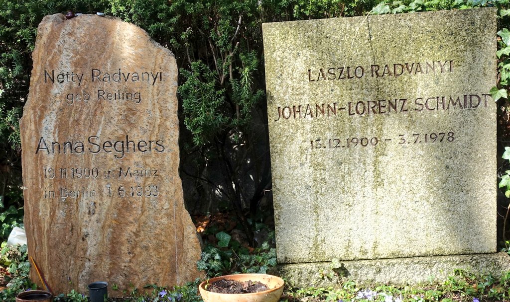59a\\ Another (GDR) economist buried at the Dorotheenstadt Cemetry is Johann Lorenz Schmidt (1900-1978). He was born as László Radványi in Hungary, but fled to Germany after the short-lived Republic of Councils in Hungary was overthrown in 1919 and later changed his name.