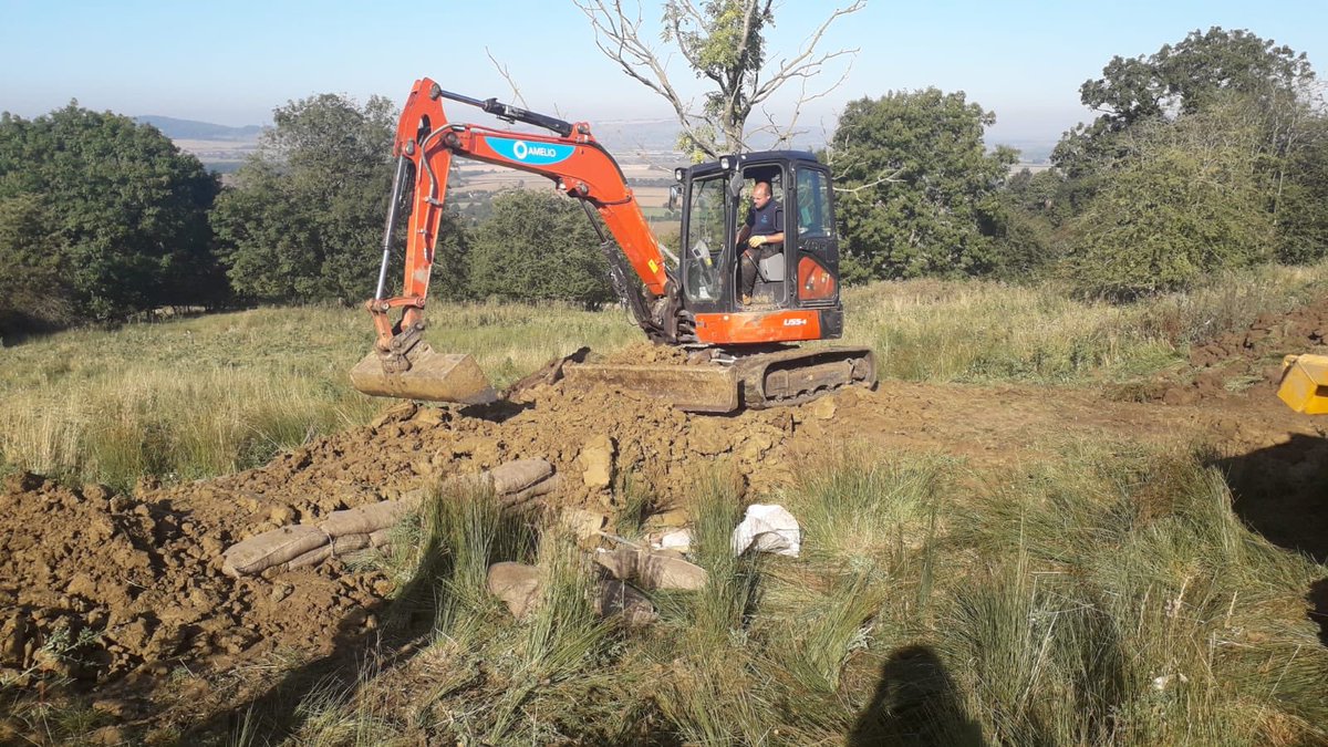 wendy_bufton's tweet photo. NFM update for the Isbourne catchment this week......11 more leaky dams, land re-profiling & creation of wetland areas #NFM #isbourne #slowtheflow @worcscc @EnvAgencyMids @DefraGovUK https://t.co/67c1YY87et
