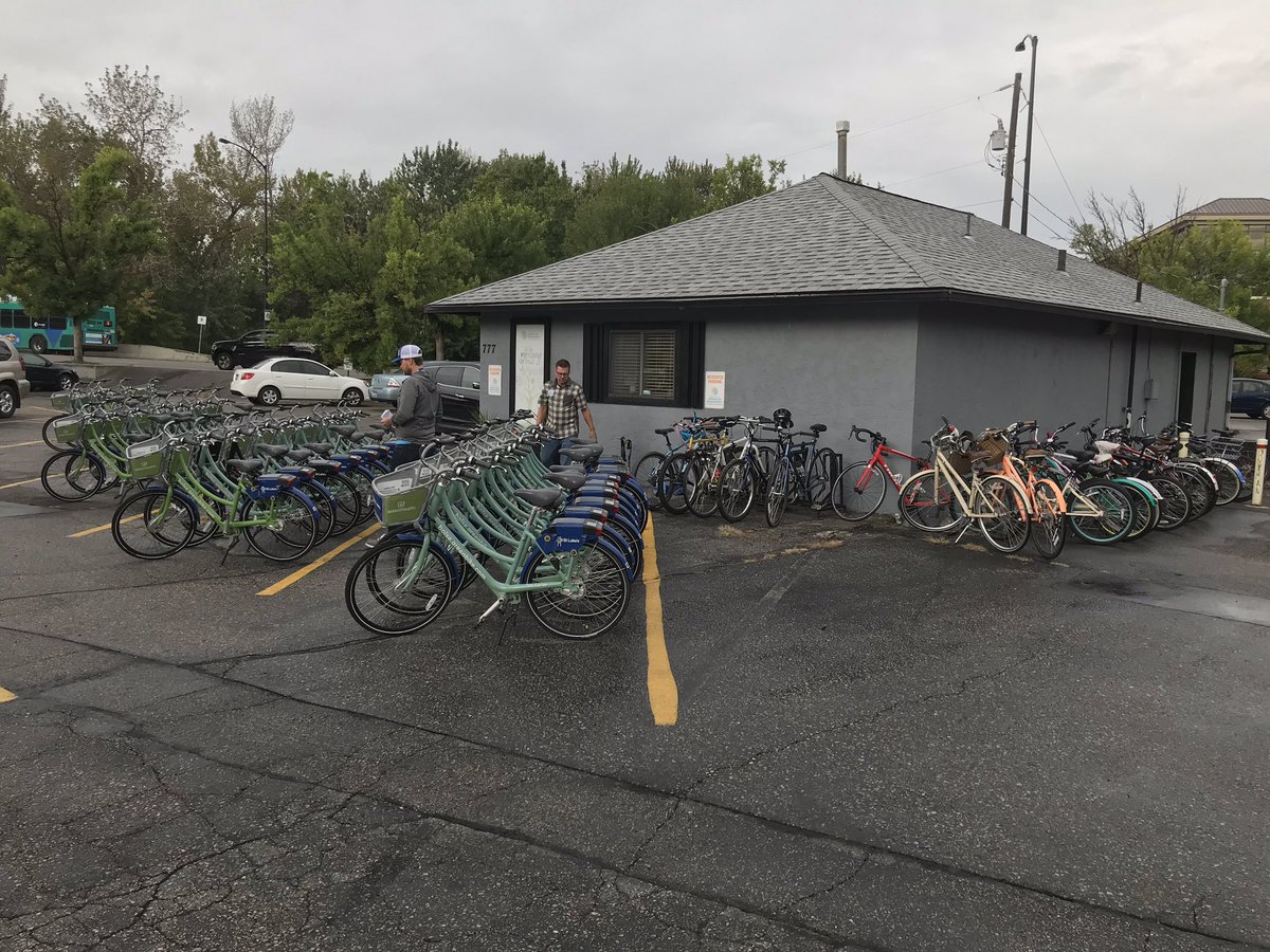 JoshShiverick's tweet photo. Class of 2019-2021 @leadershipboise got to experience some of what Boise has to offer to help enrich our Quality of Life. @boisegreenbike #boisegreenbelt #bestplacetolive #qualityoflife #leadership @MayorBieter #wassmuthcenterforhumanrights #peopleofcta #cultureambassador https://t.co/wC4zPBaPMk