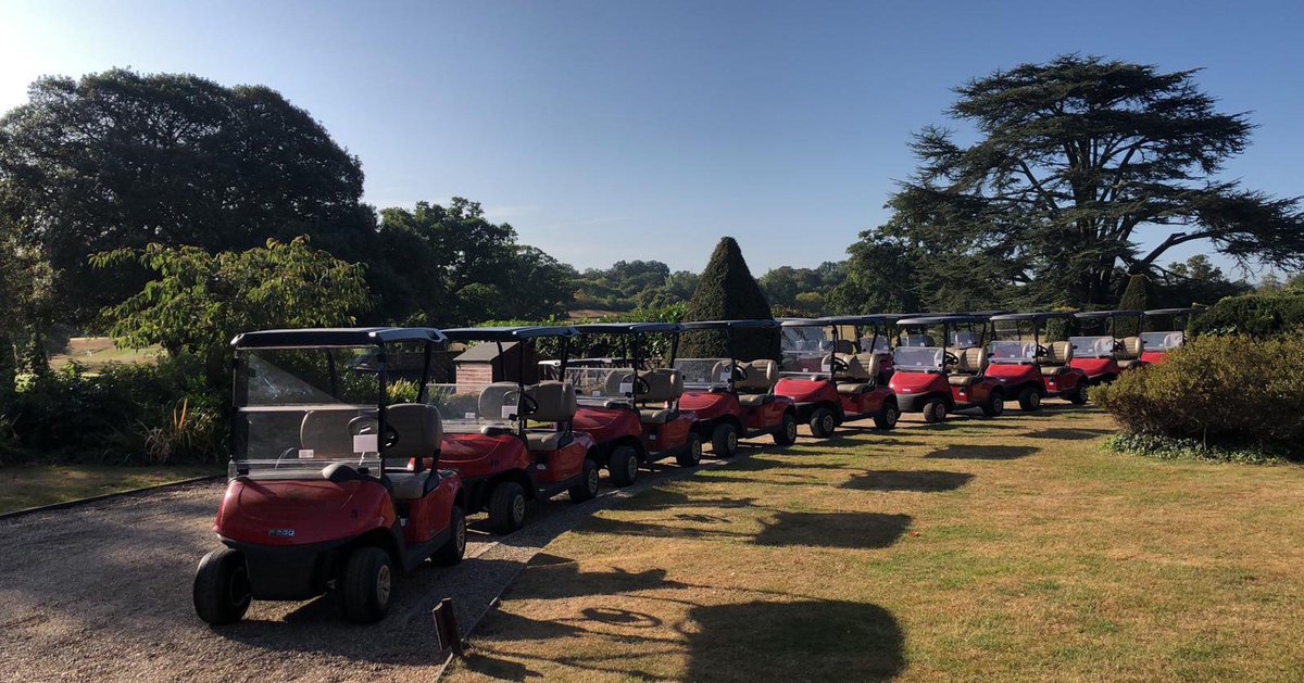 Pivot_Finance's tweet image. Pivot’s inaugural golf day was a success! Thank you for all you joined us at @HanburyManor yesterday. 

#pivot #manor #golfday #bridging #partners