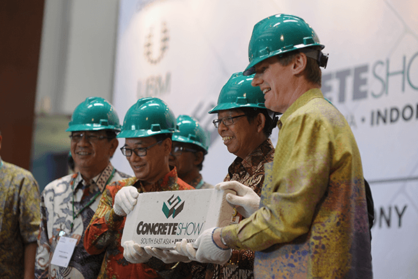 Nordimpianti's tweet photo. Live from Jakarta show @TheConcreteShow Indonesia! Waiting for you at hall B2 , stand 4602!
#precast #prestressed #concrete #technology #bestevents #nordimpiantiworldwide #extruder #slipformer #wetcasting #hollowcoreslabs #hollowcore #ipha_hollowcore #partner https://t.co/ZtPEZHFWby