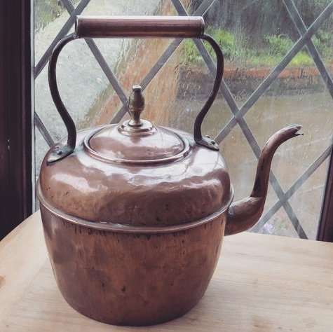 ChristianaSalah's tweet image. &quot;The candle was ready to be lighted, the kettle boiled, the tea was awaiting its doom in its paper parcel; all was ready.&quot;

- Elizabeth Gaskell, _Mary Barton_ 

#tea #teachingliterature #Victoriancrime #elizabethgaskell #teaquotes #doom