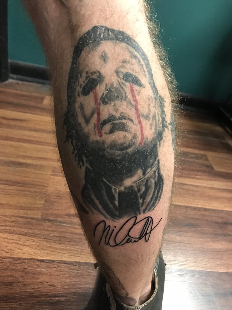 #NickCastle was the original #MichaelMyers in #Halloween 1978 and then reprised the role 40 years later in 2018! I met him in July and got his autograph just so I could add it to my tattoo! I finally got it done last night! #HorrorTattoo #MichaelMyersTattoo #Horror