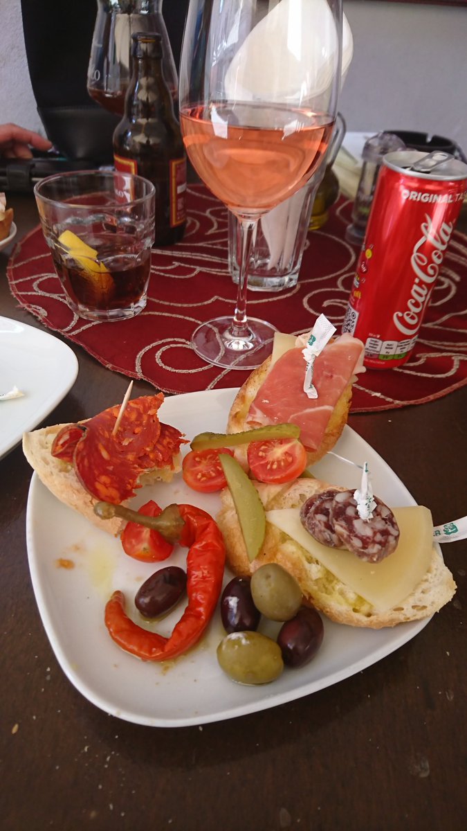 madlen_ada's tweet photo. #porec #winecorner 🇭🇷💕😊🧀🤤🥂 https://t.co/BY90Mjrwd1