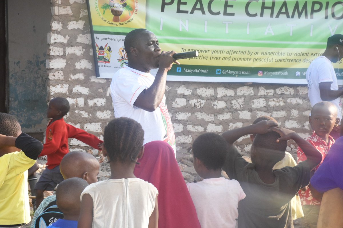 ManyattaYouth_m's tweet photo. #SAVETPROJECT #PeaceChampionInitiative
Manyatta Youth Entertainment getting ready for the Community Peace theatre Outreach under Shrinking the space against violent Extremism program supported by @theGCERF @CICCTrust in Likoni Sub-county. https://t.co/sxrTsqGbXV