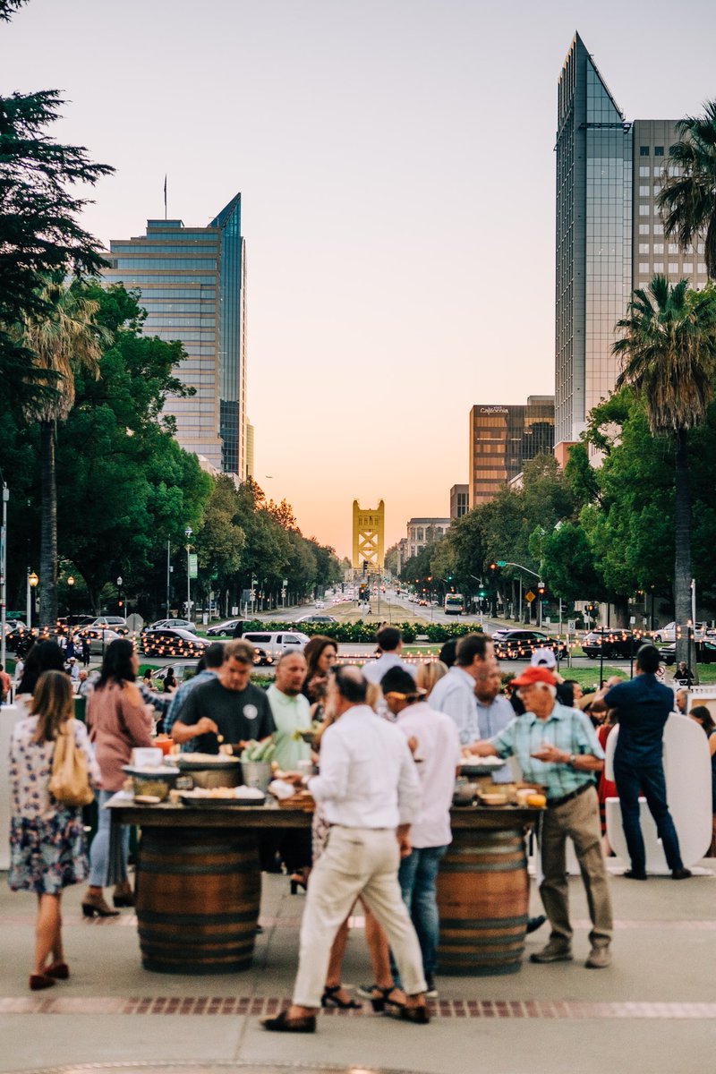 BardisHomes's tweet photo. Reason 39752 Sacramento is the best place to call home. #LegendsOfWine is tonight! Unlimited pours from the best local wineries & craft food from the most delicious eateries in town. Grab your tickets and get ready for an unforgettable evening! 🍷
.
#BardisHomes #WeBuildCommunity https://t.co/DZTuTuoIwG