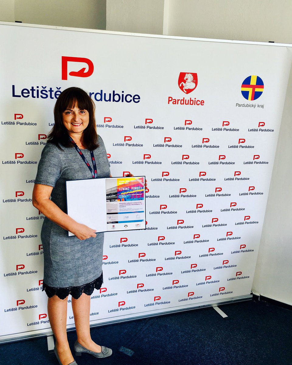 aero_Pardubice's tweet photo. Naše letiště včera získalo oceňení “UZNÁNÍ POROTY 2019” v soutěži STAVBA ROKU 2019 🥳 
Děkujeme, ceny si moc vážíme!
#flyfromped #stavbaroku #stavbaroku2019 https://t.co/RRNLLc8Y9f