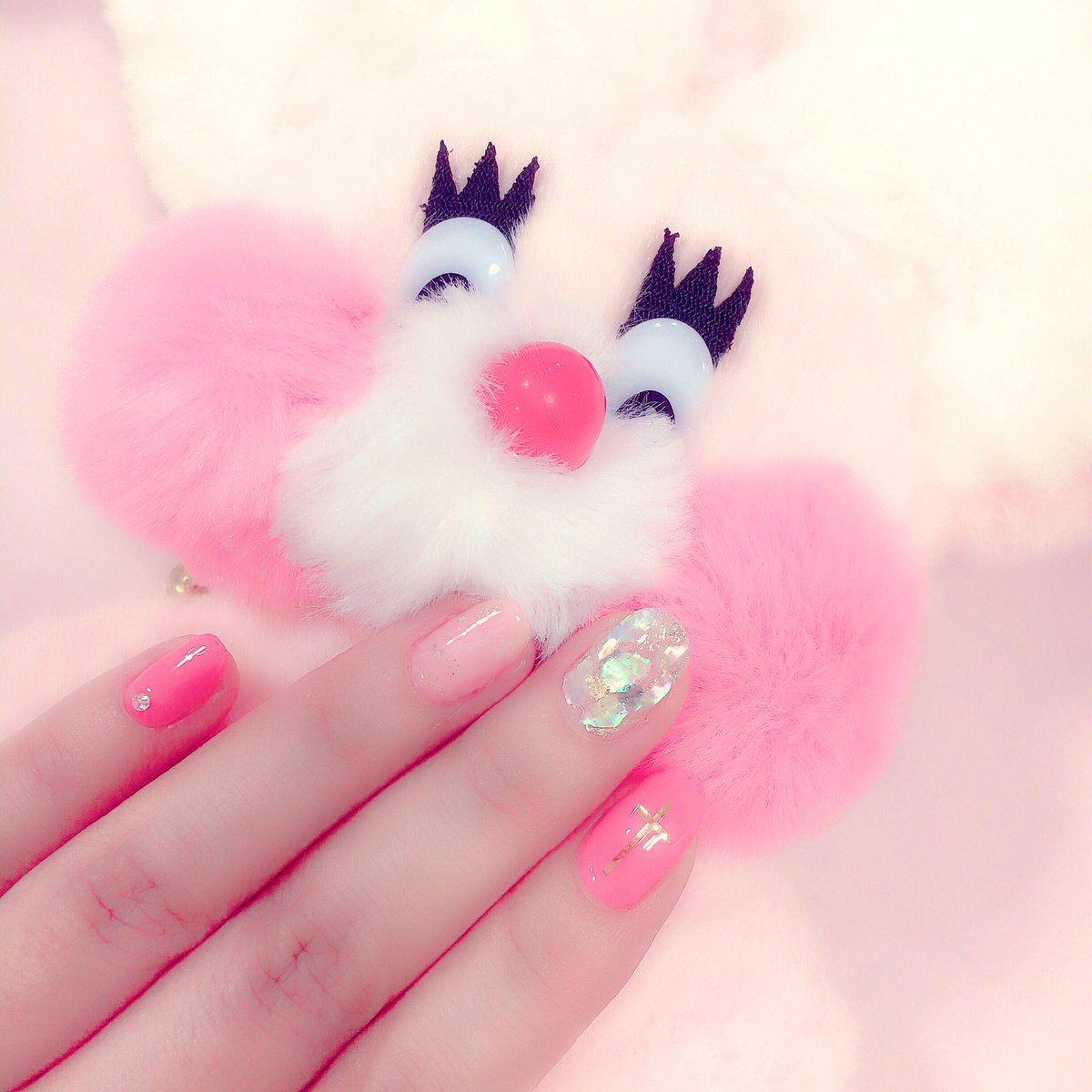mi_mi0613's tweet photo. 可愛い系の服に合うネイルにしました♡
#ジェルネイル #美甲 #貝殻 #大理石 #十字架 #クロス #ピンク #ゴールド #shellnail #セルフネイル https://t.co/8X7KZoV9U4