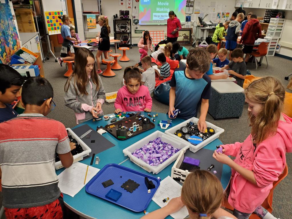 Mr_d_Hampden's tweet photo. #CVSD4th graders in @MissJ_AlbertCV 's class excited about their #StopMotion creations. Soon, we start recording. #CVExplorations #HampdenDragons #SeaUsSoar https://t.co/KIDAqhZs7E