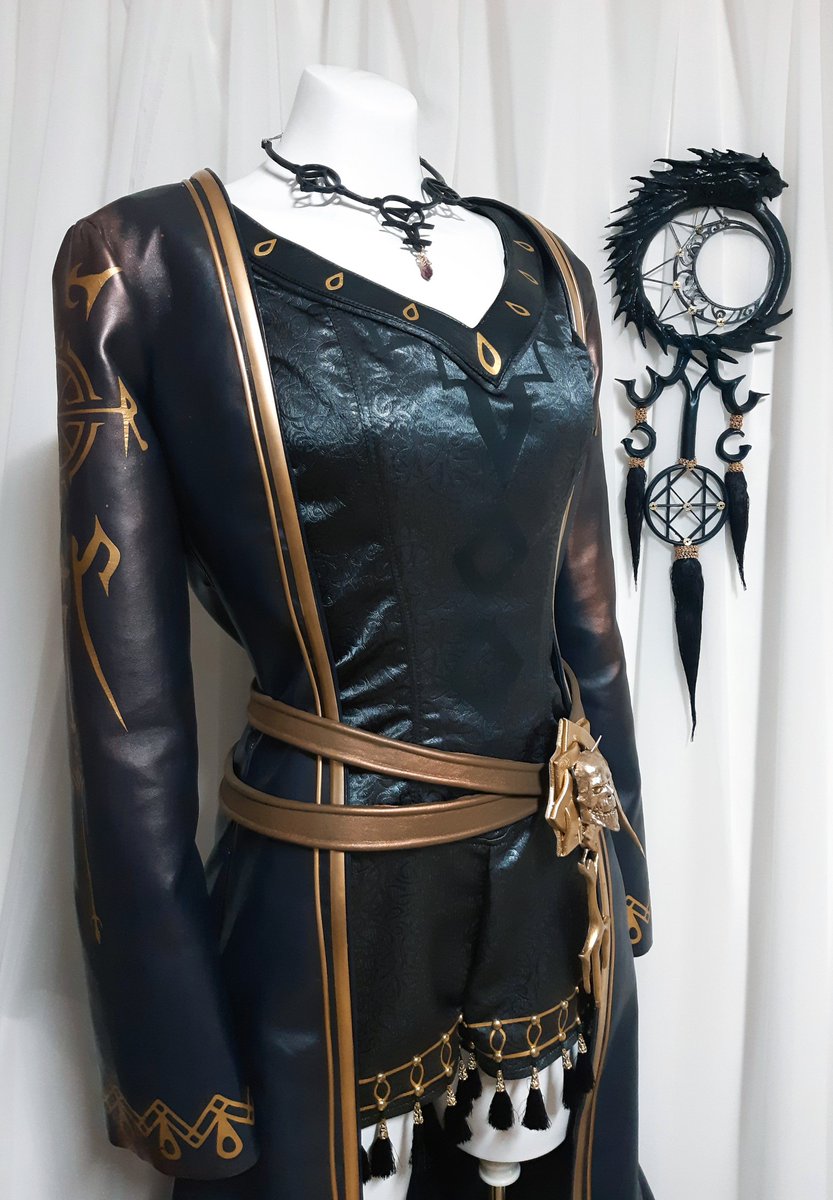 ASASD0130's tweet image. 사이퍼즈 - 티샤💖

코스프레 의상 제작하였습니다.
그라데이션, 무늬표현 등 디테일 구현에 많이 신경 써 작업해 실물이 더 예쁜의상입니다😊
드림캐쳐와 장신구, 타투 등 다양한 소품류도 함께 제작하였어요

#니오샵 #카므 #코스프레수주샵 #코스프레의상제작 #사이퍼즈코스 #사이퍼즈의상